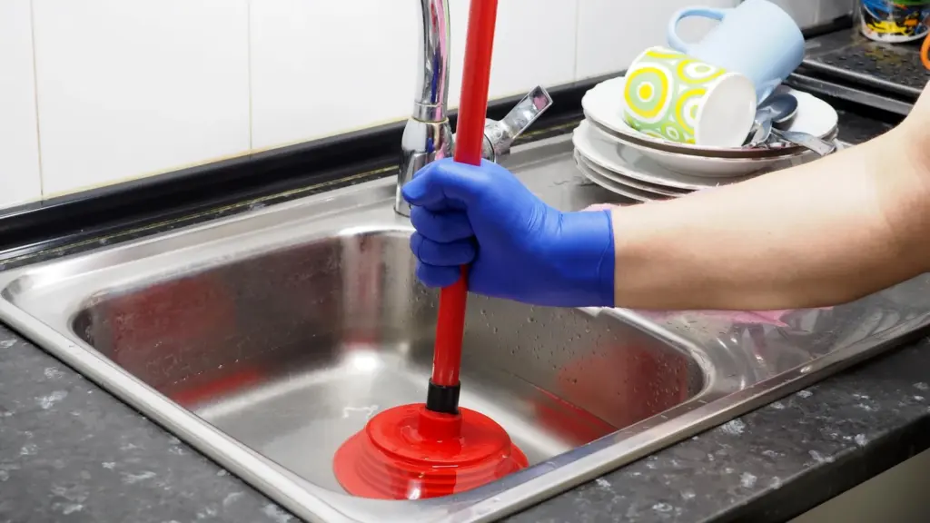 Entupimento recorrente: por que o problema sempre volta?